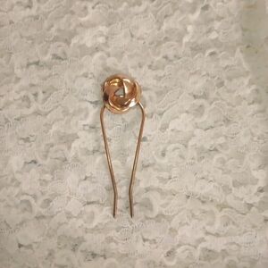 Elegant Gold Hairpin